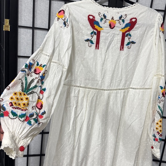 🌴Farm Rio Macaw 🦜 Cross Stitch Embroidered maxi midi Dress Off-White Size M NWT - Picture 12 of 12